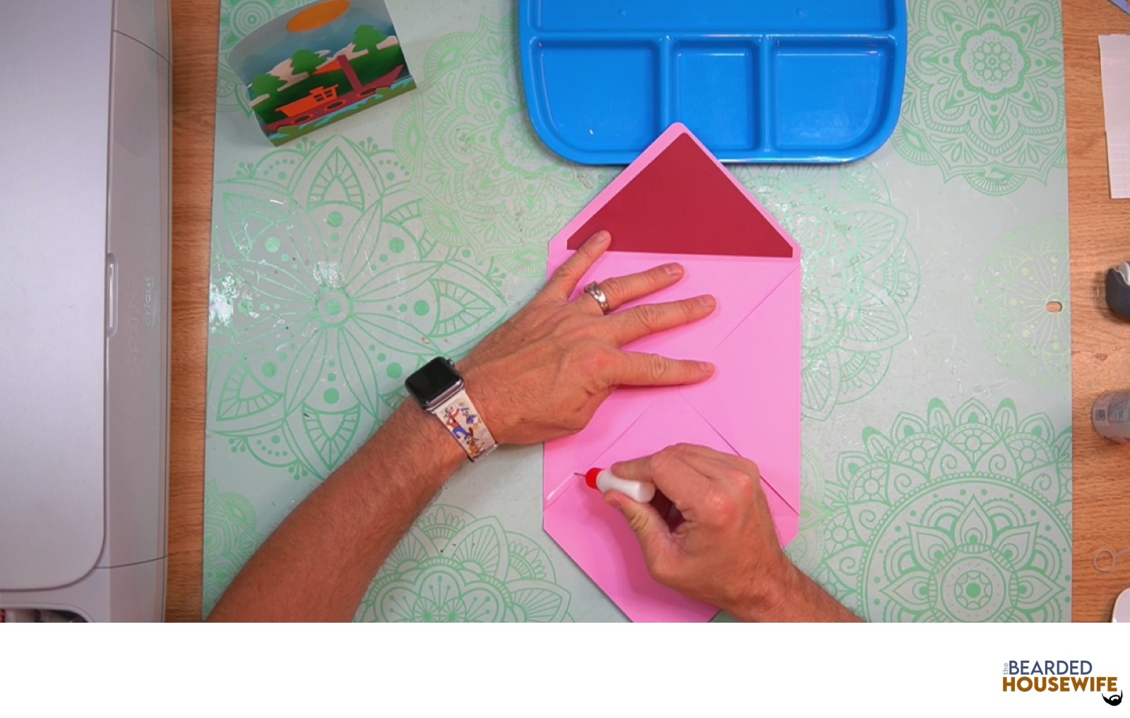 add glue to the side flaps