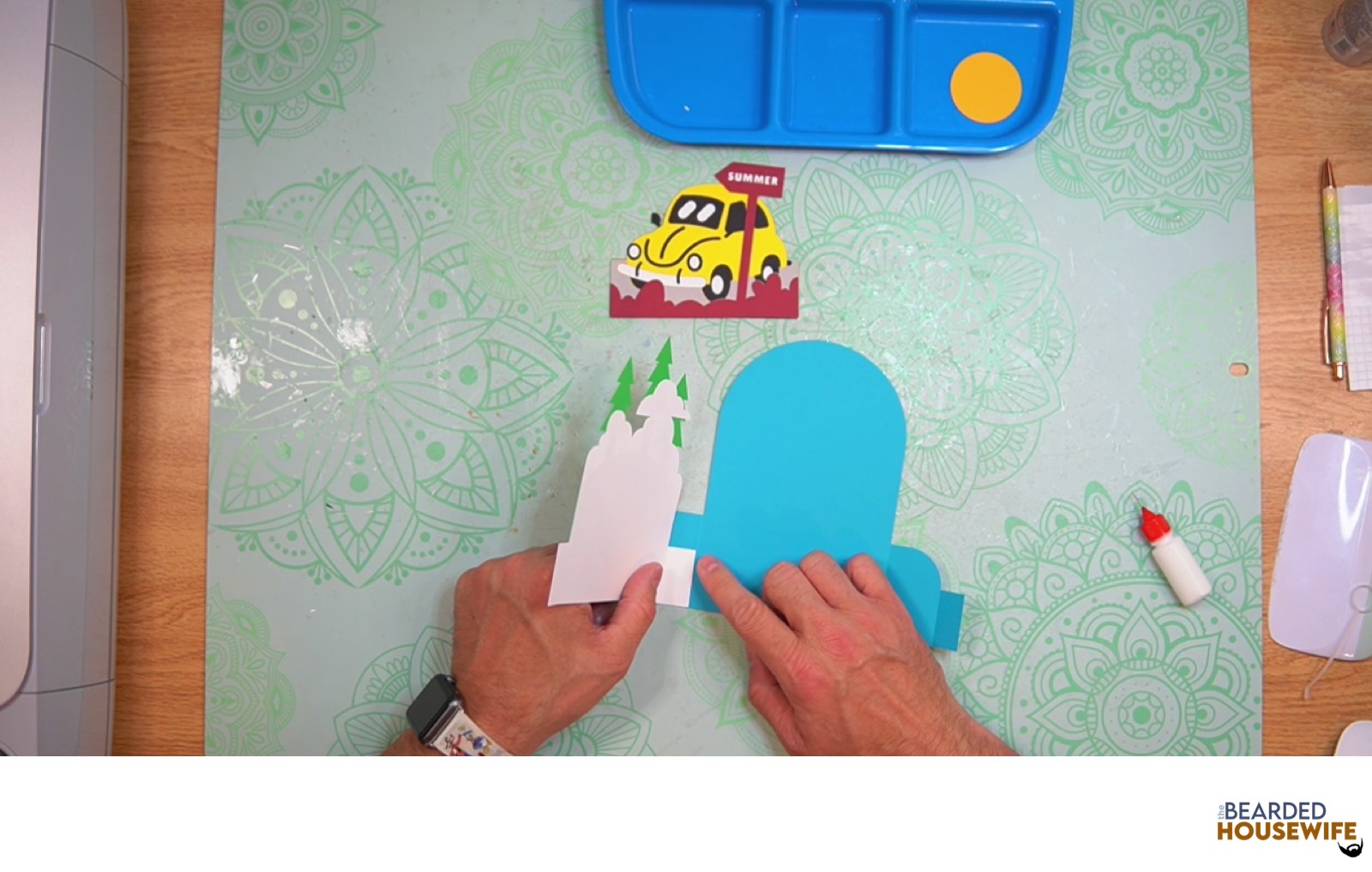 attach to the left side of the outside box piece
