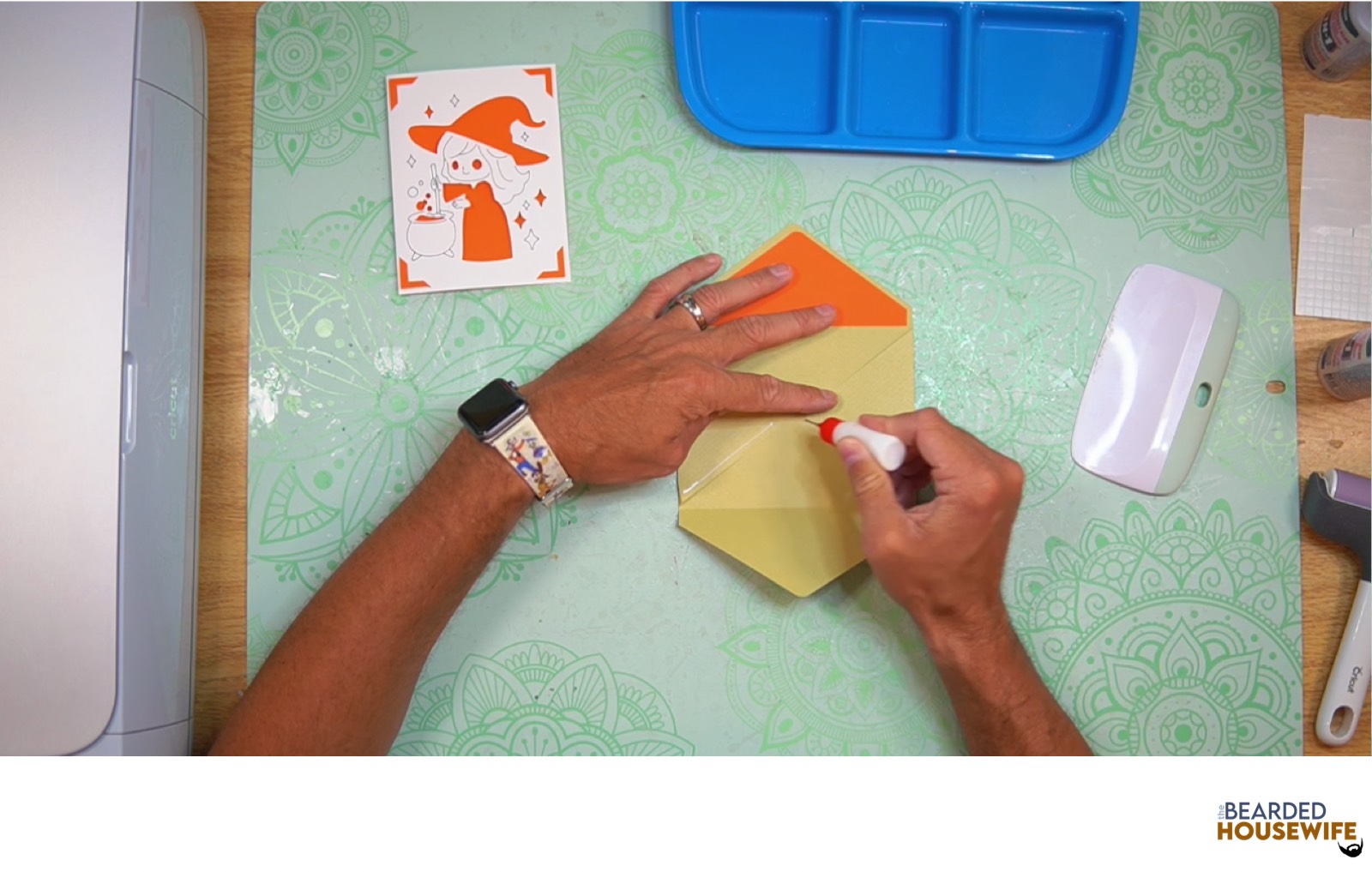 add glue to the side flaps