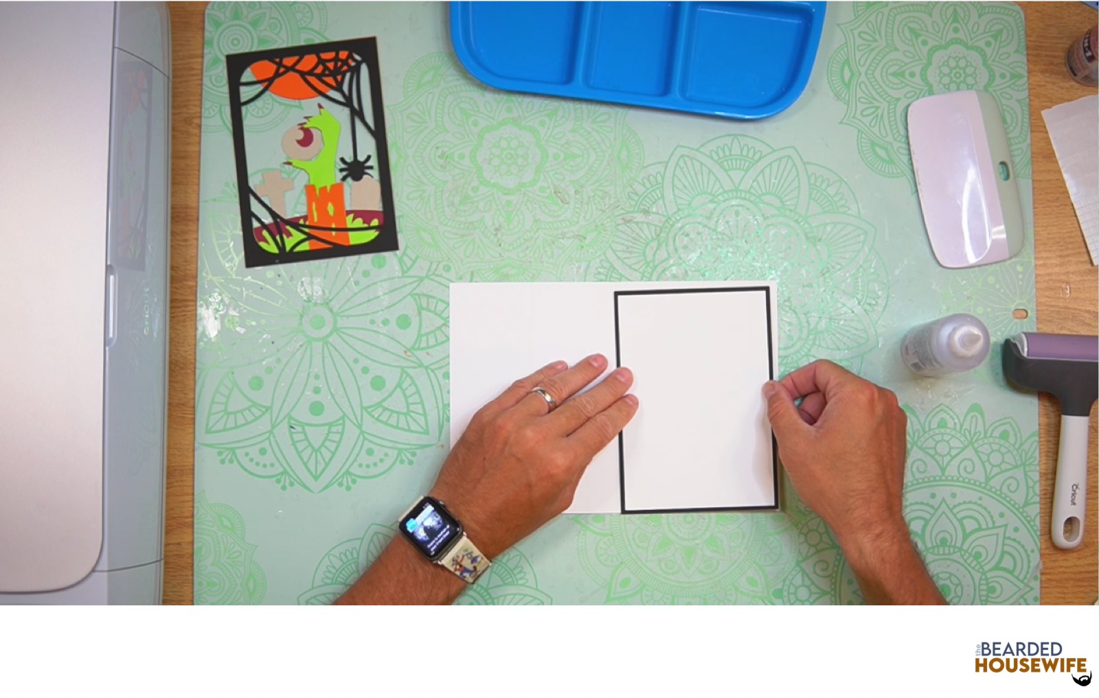 add the messaging panel to the inside of the card