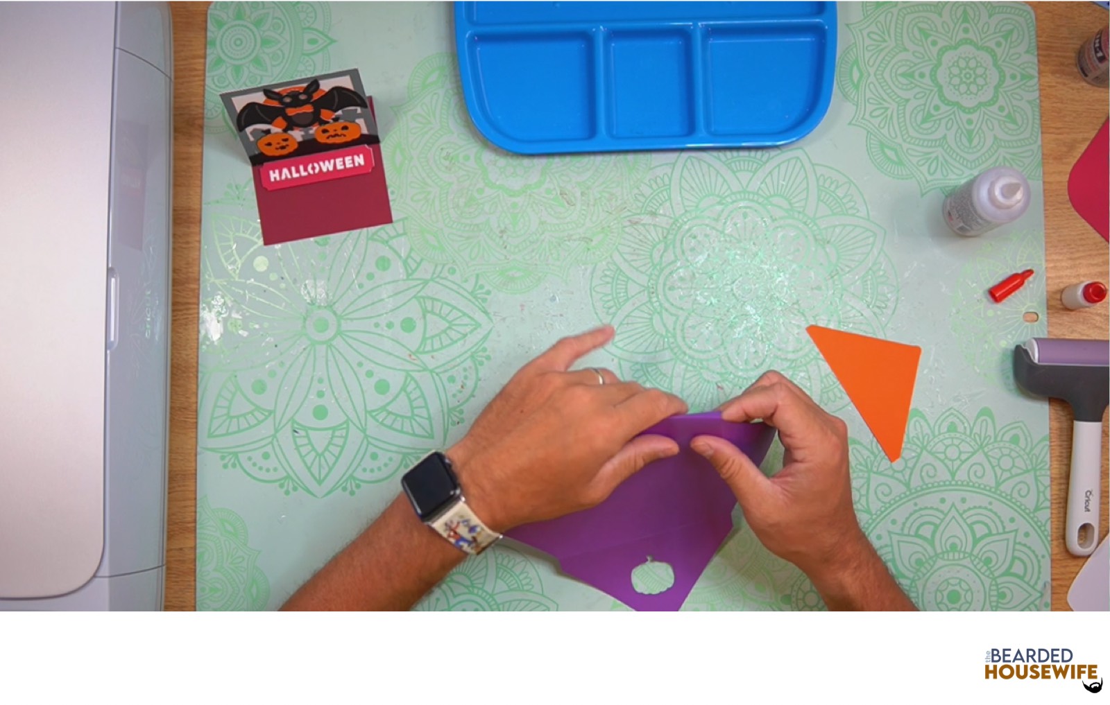 fold the envelope along the score lines