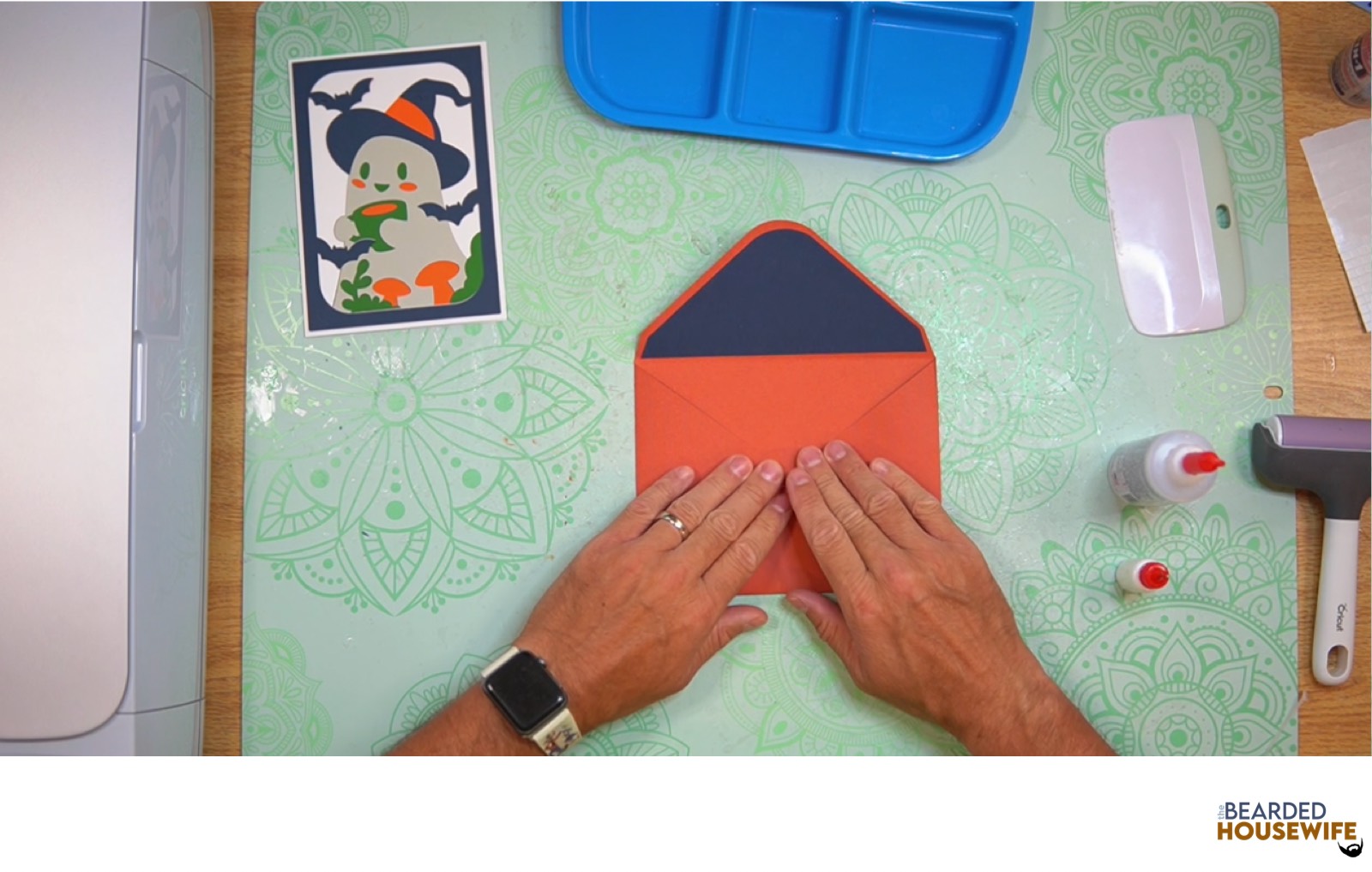 bring the bottom of the side flaps