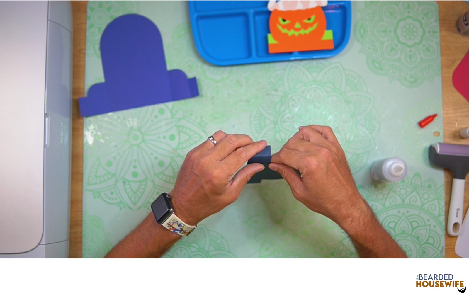 fold the inside tab piece along the score lines