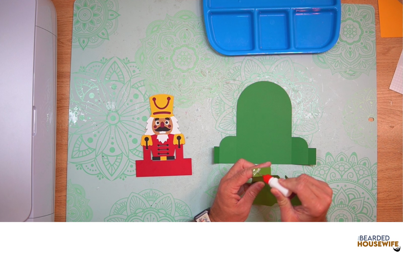 add glue to the left front tab