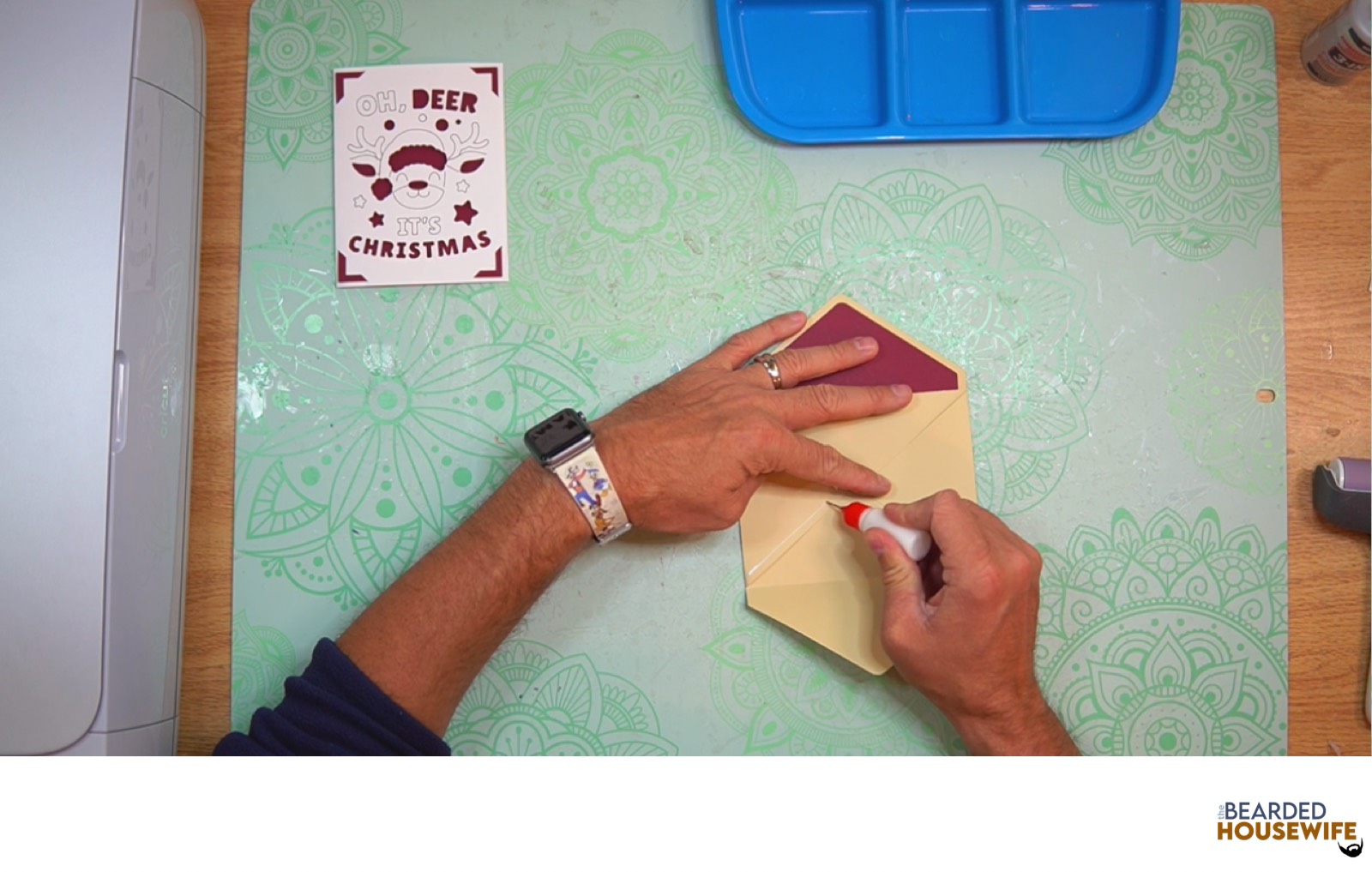 add glue to the bottom of the side flaps