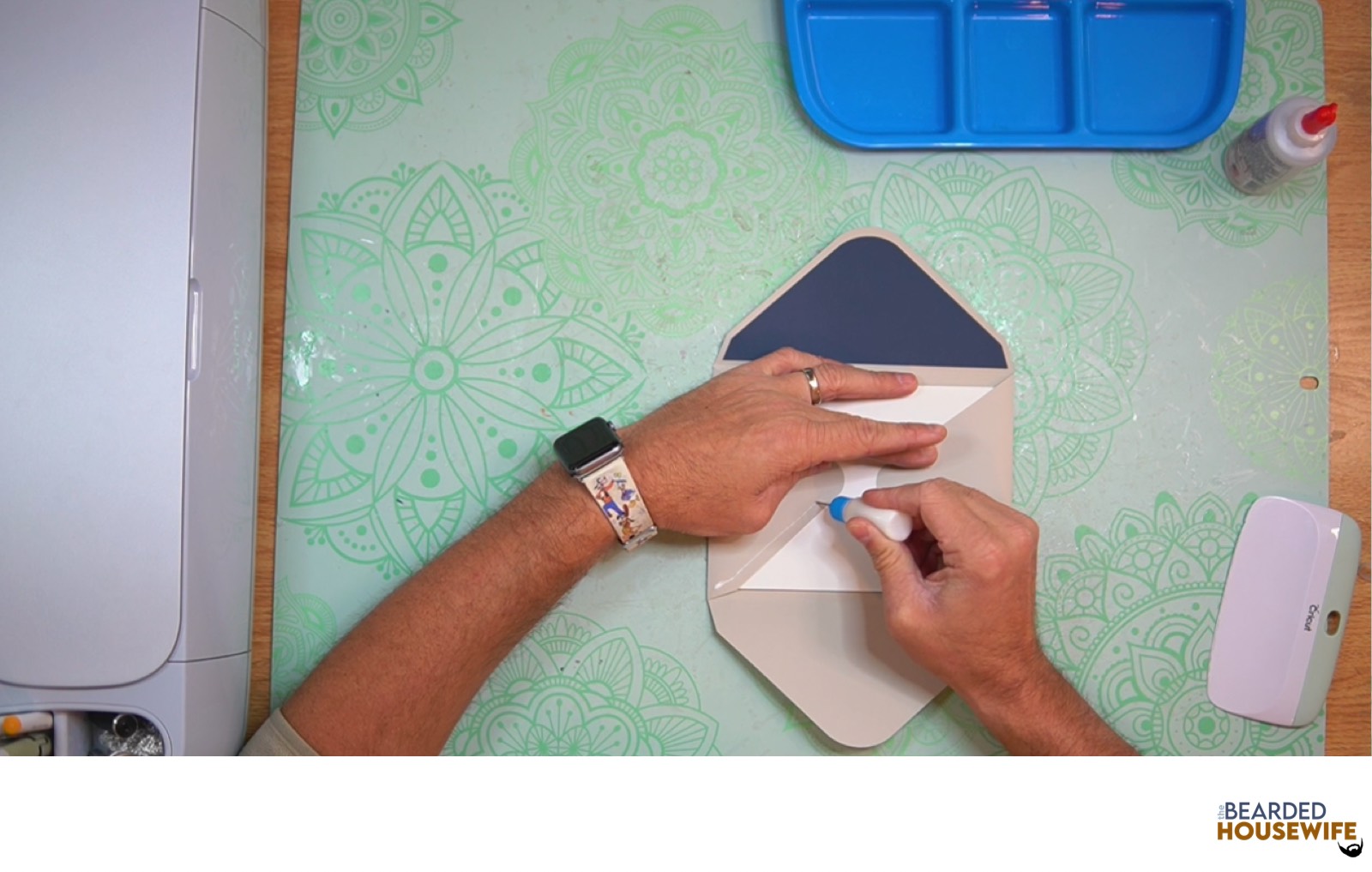 add glue to the bottom of the side flaps