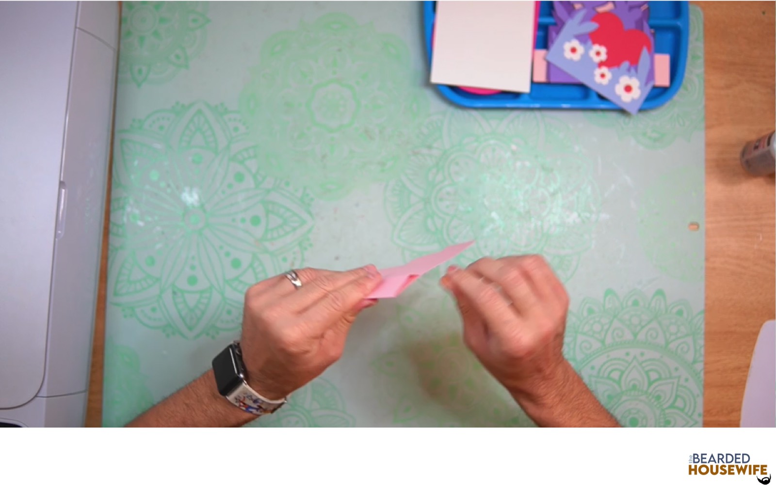 fold the outside box piece along the score lines