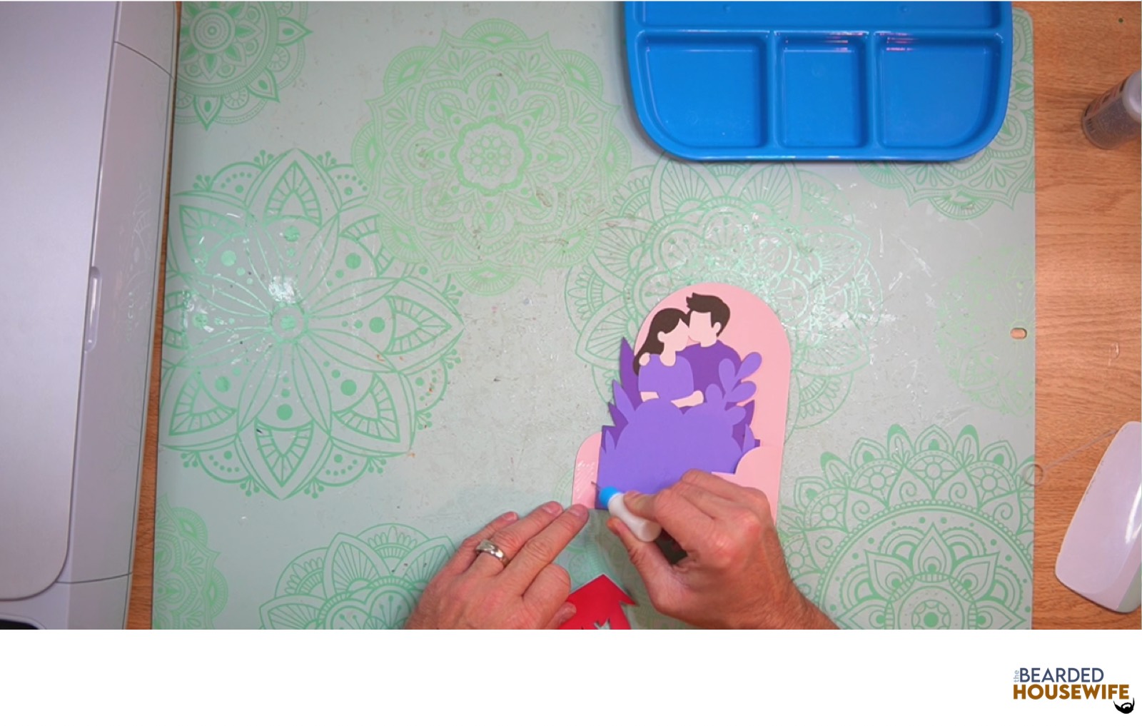 add glue to the left front tab