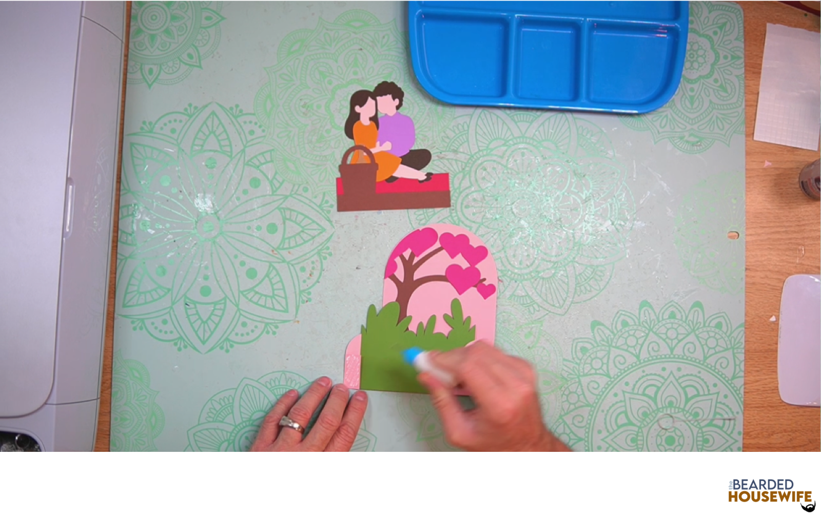 add glue to the left front tab