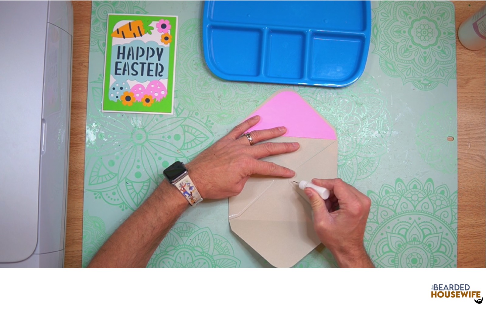 add glue to the side flaps