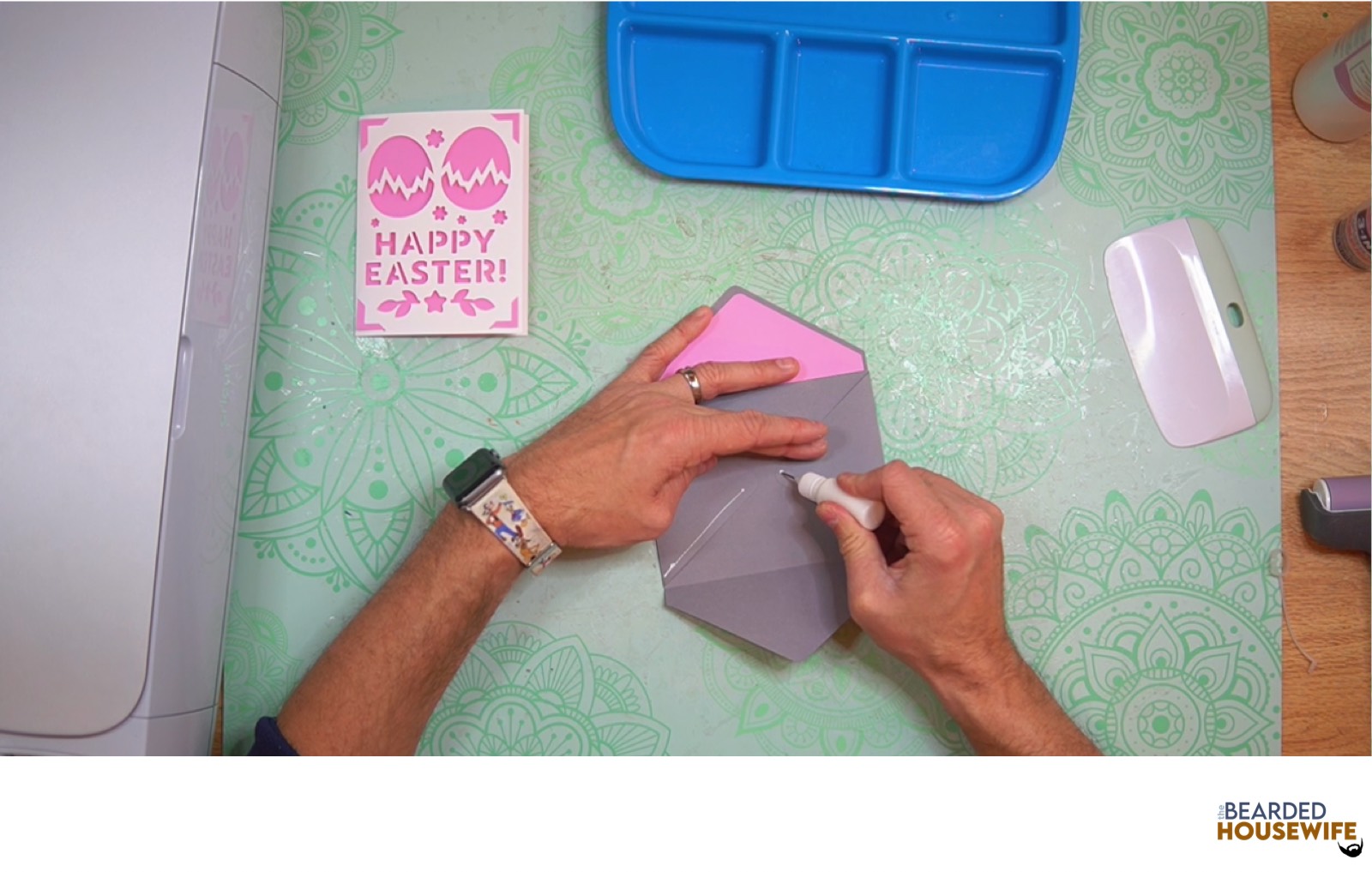 add glue to the side flaps